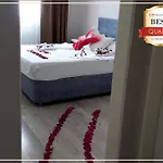 Ξενοδοχείο με διαμερίσματα Silver Tower