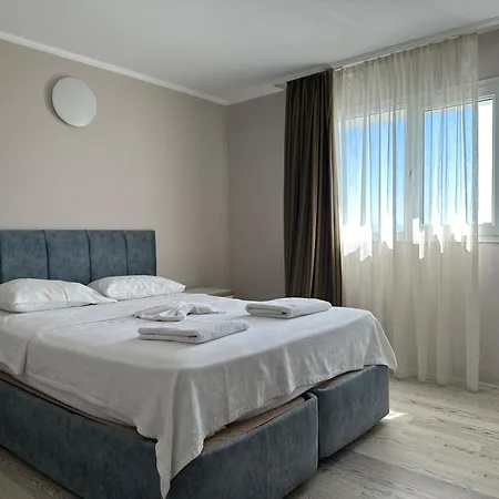 Aparthotel Silver Tower 2*